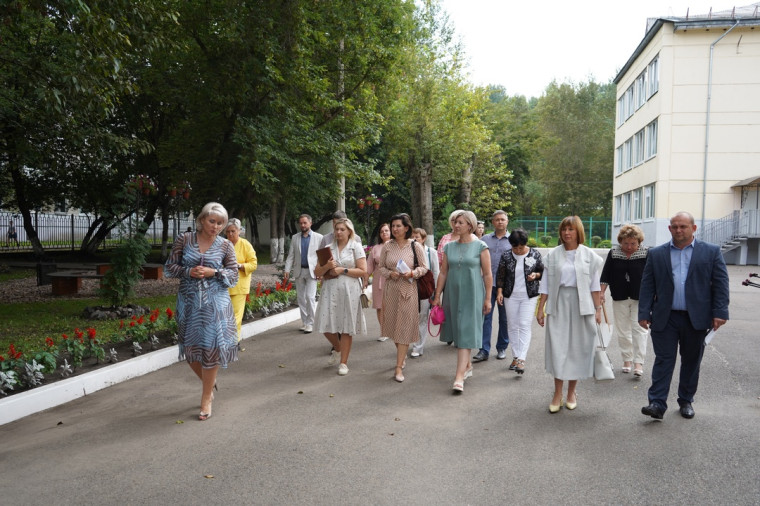 Готовность к новому учебному году проверили депутаты Красноярского городского Совета.